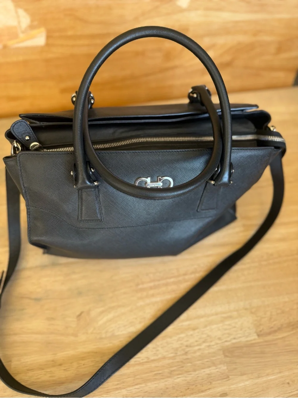 Salvatore Ferragamo GG 21F271 Black Leather Gancini Tote Satchel Shoulder Bag